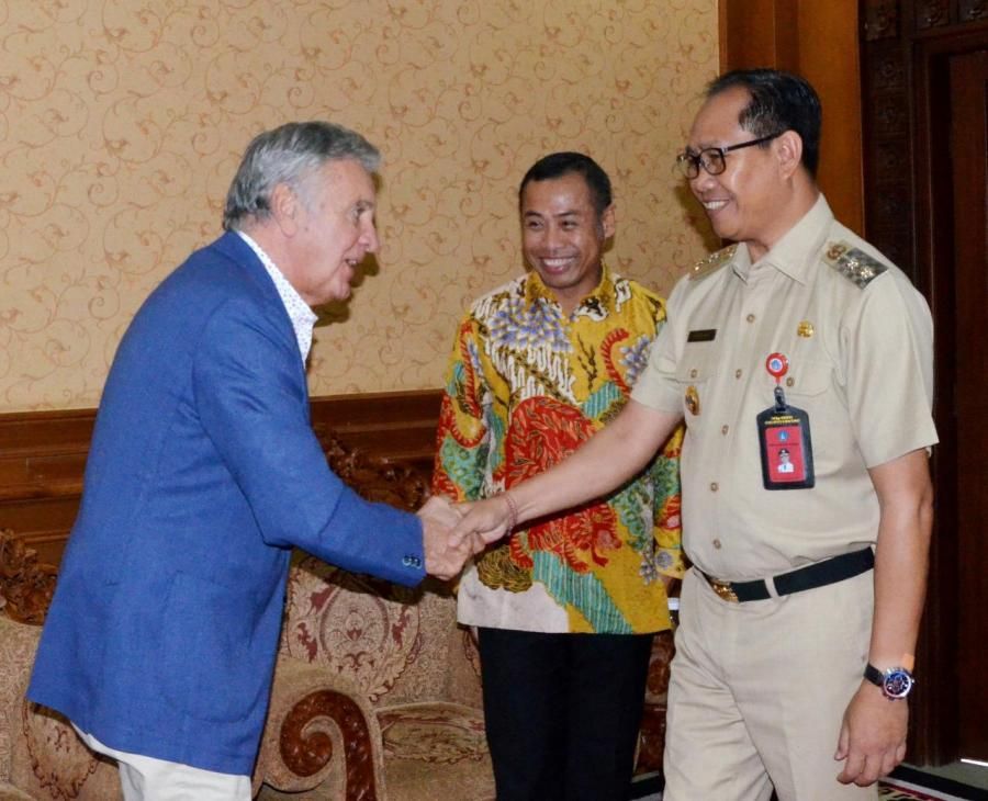 podiumnews.com-Wabup Ketut Suiasa Terima Kunja Walikota Marseille Prancis Jean Roatta